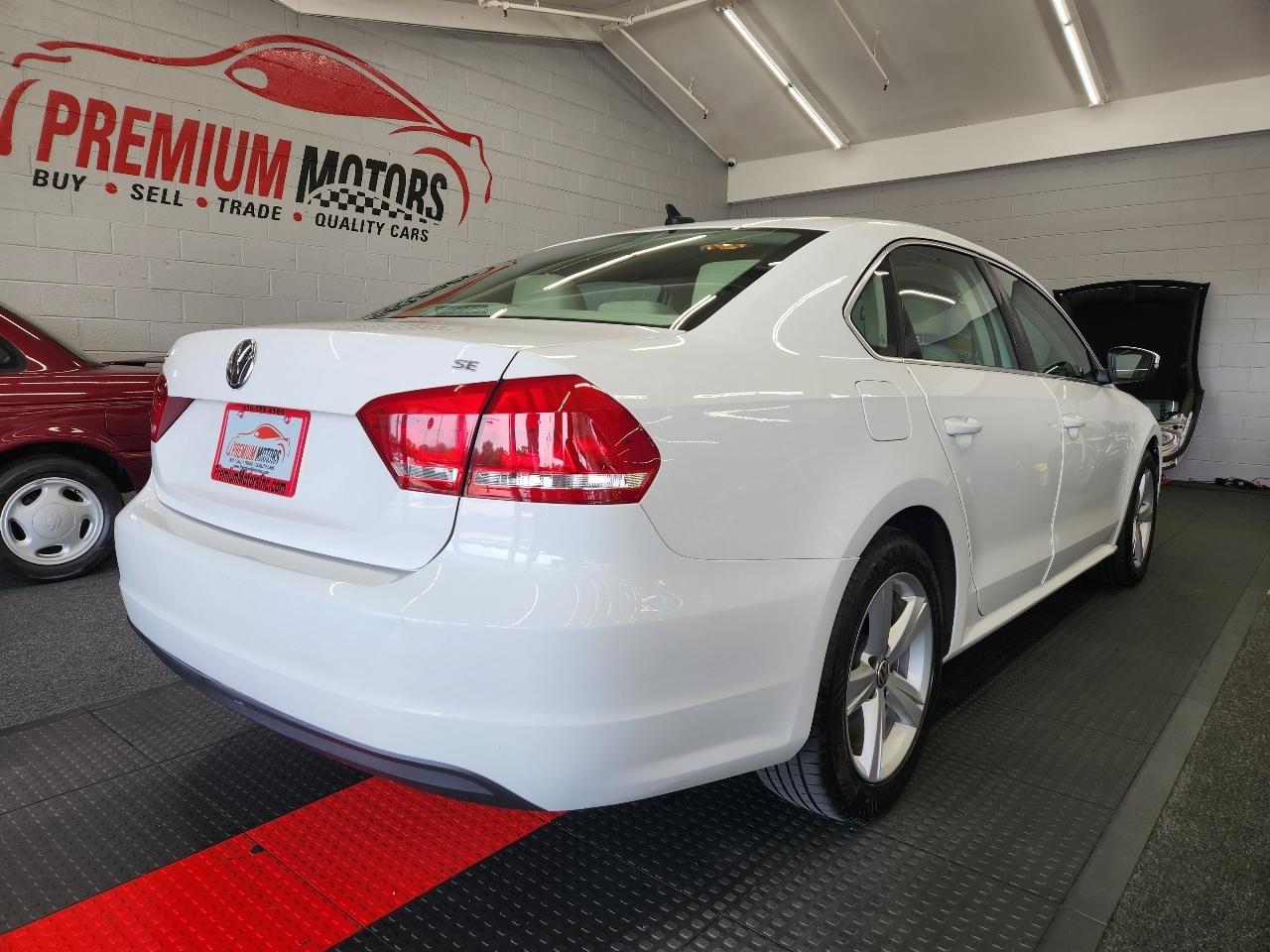 Volkswagen Passat SE 2013