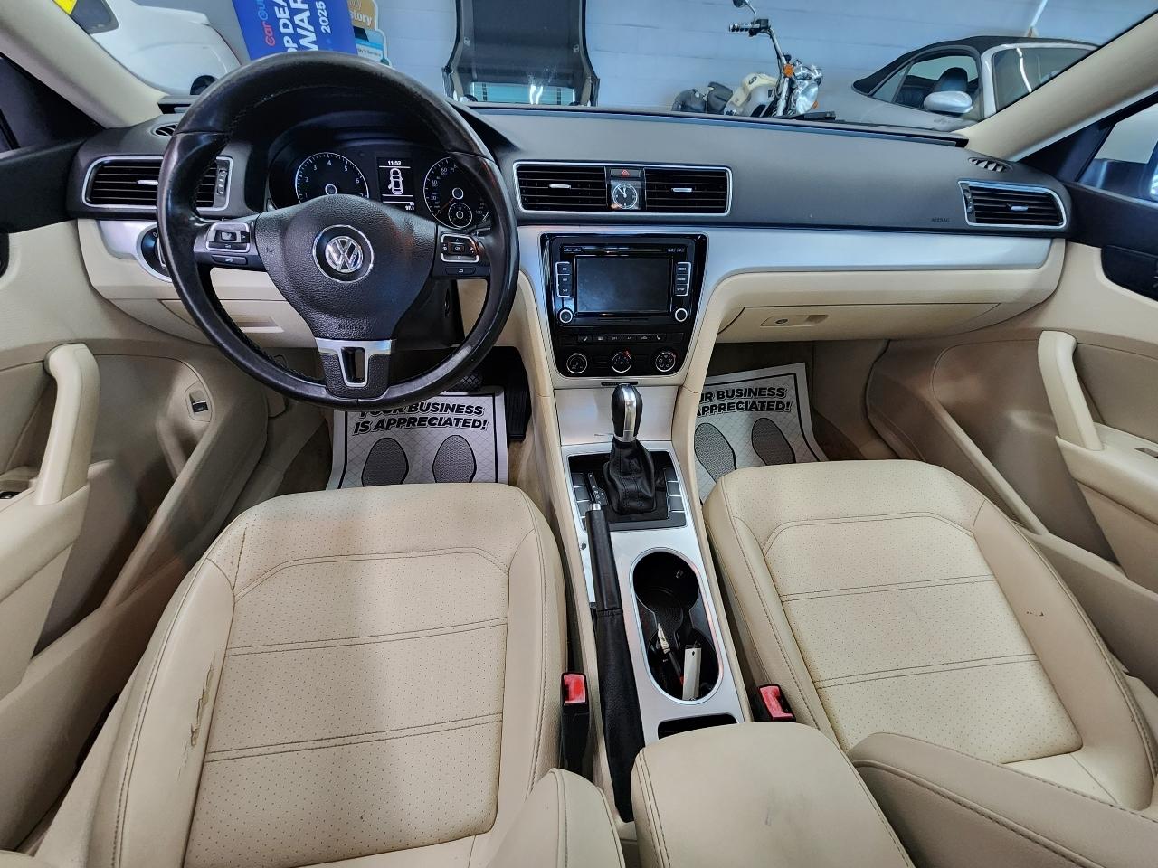 Volkswagen Passat SE 2013