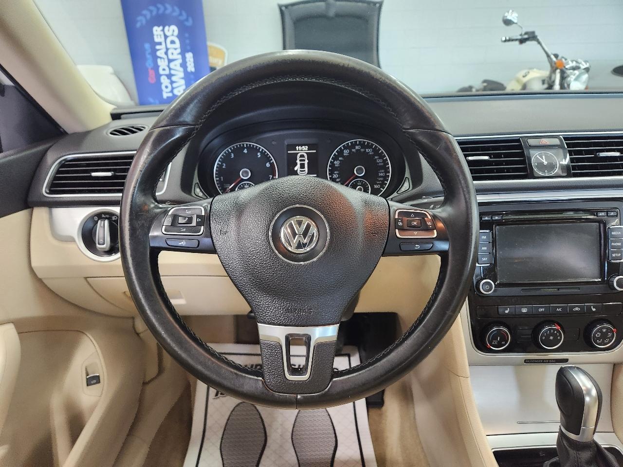 Volkswagen Passat SE 2013