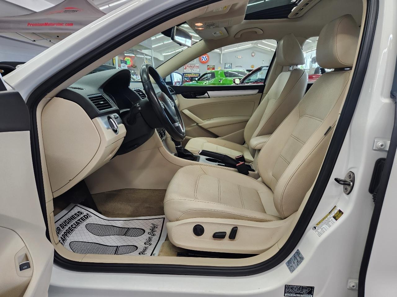 Volkswagen Passat SE 2013