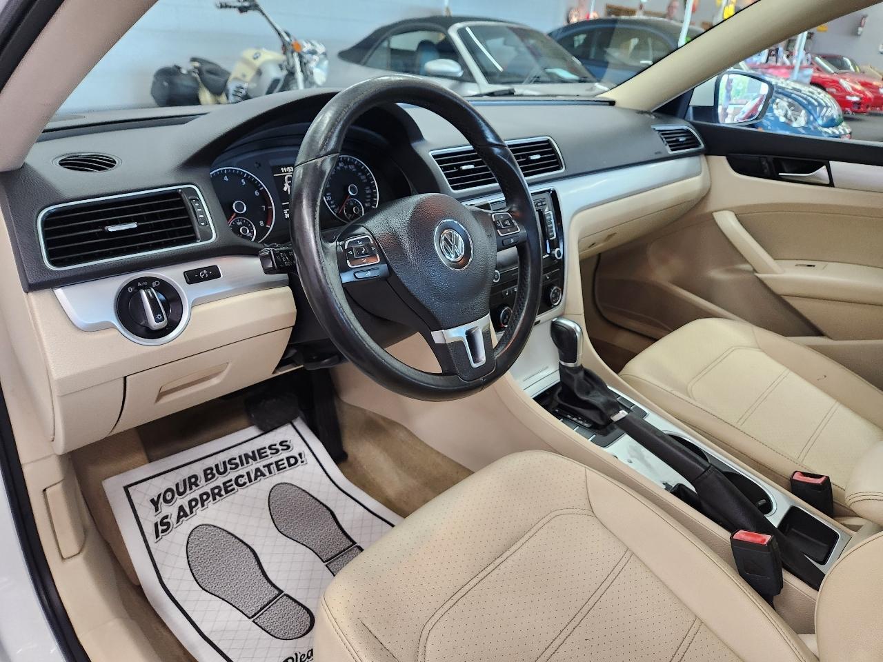 Volkswagen Passat SE 2013