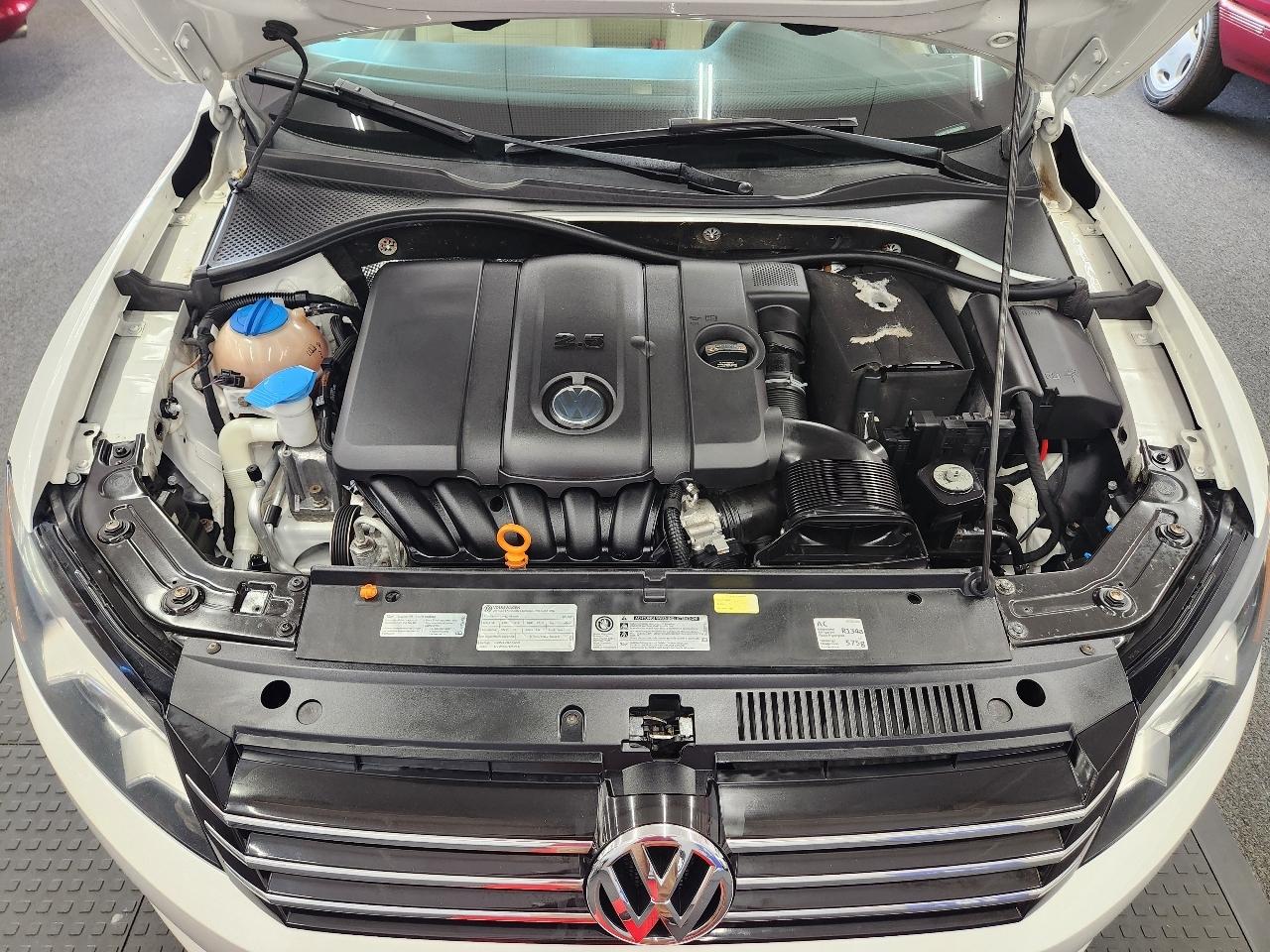 Volkswagen Passat SE 2013
