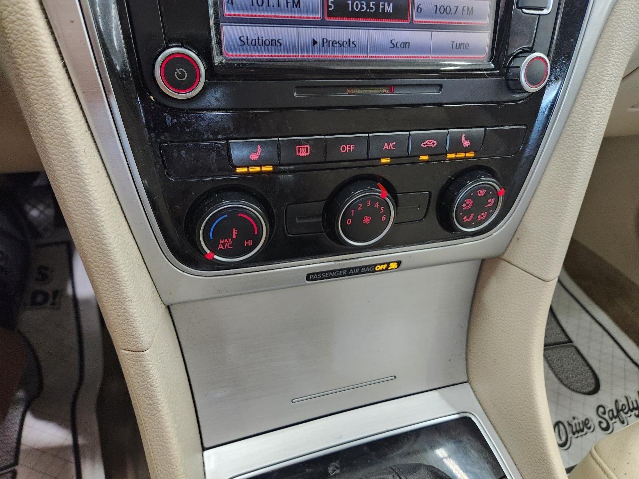 Volkswagen Passat SE 2013