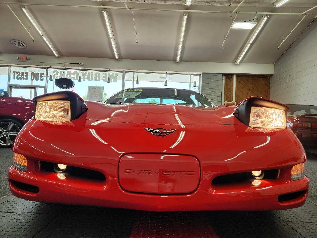 Chevrolet Corvette 2D Coupe 2004