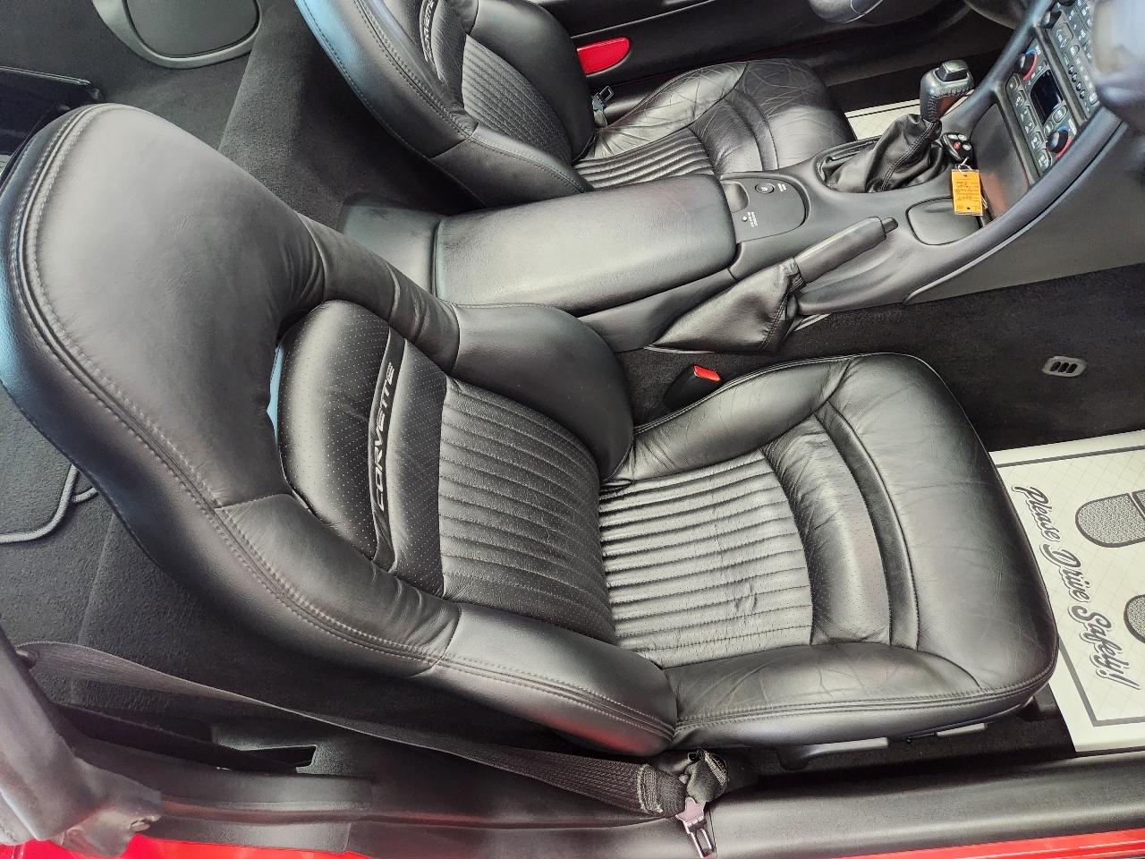 Chevrolet Corvette 2D Coupe 2004