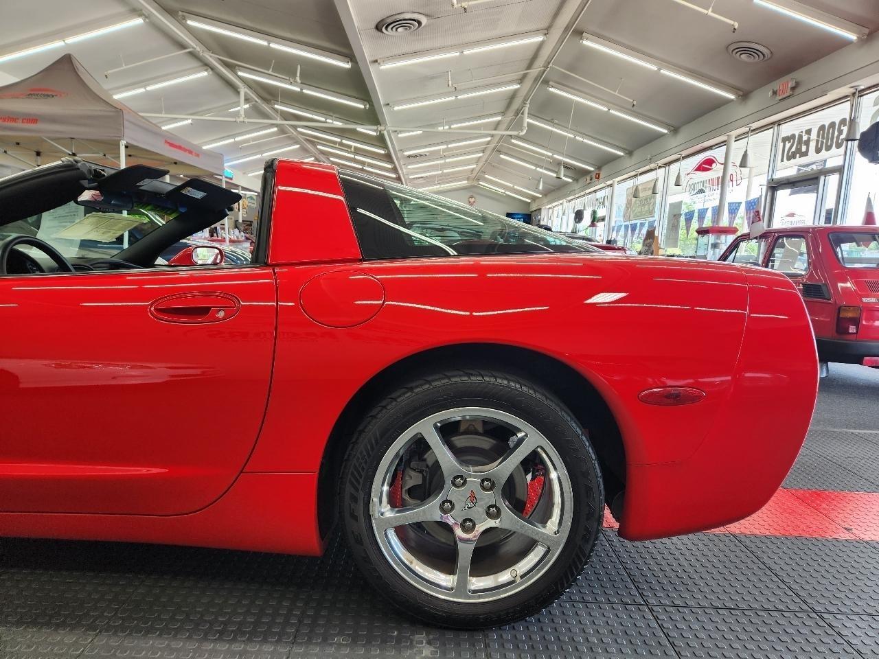 Chevrolet Corvette  2004