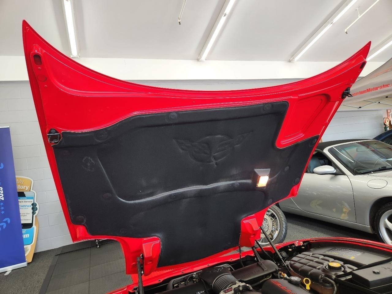Chevrolet Corvette  2004