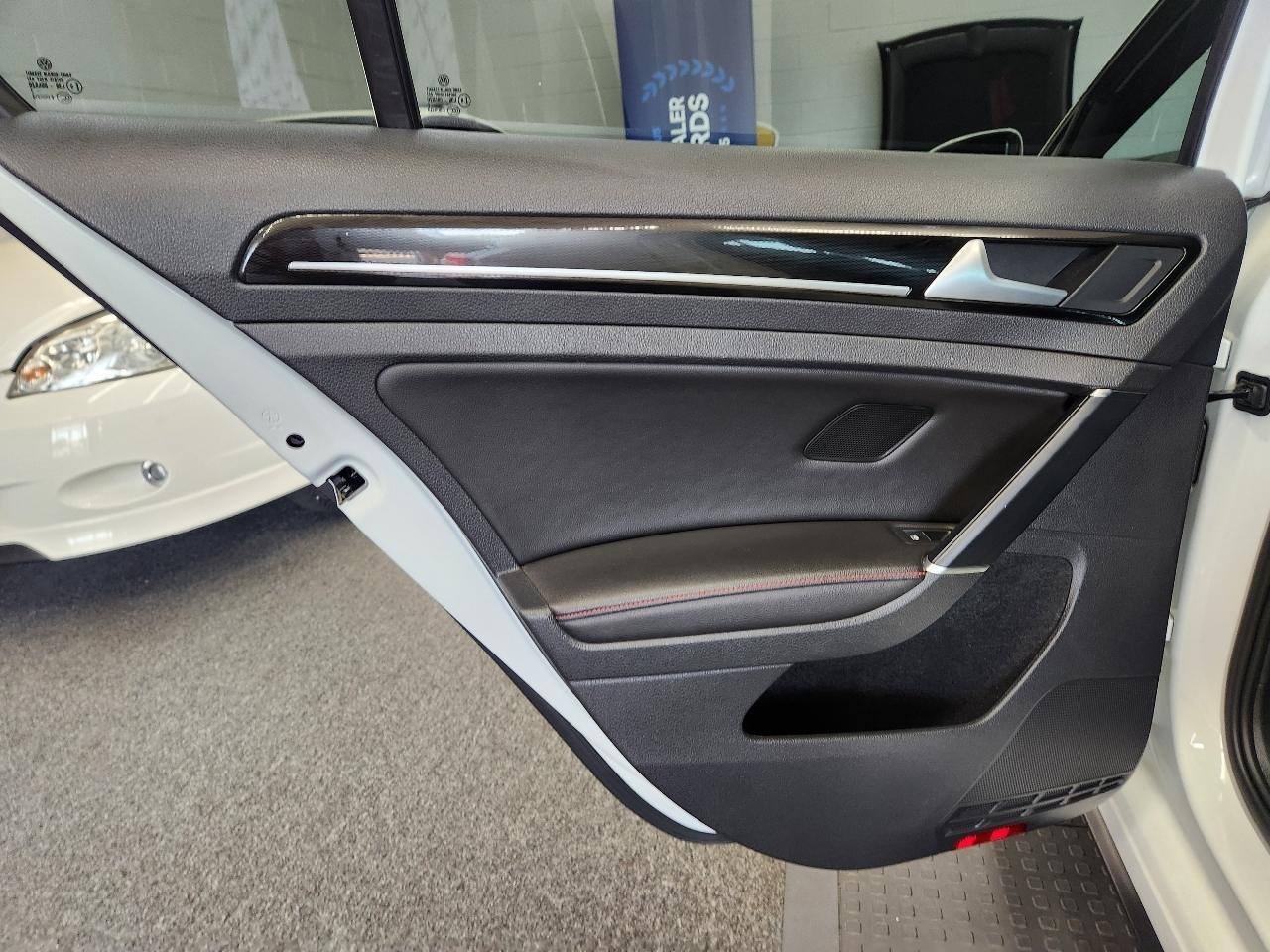 Volkswagen Golf GTI  2017