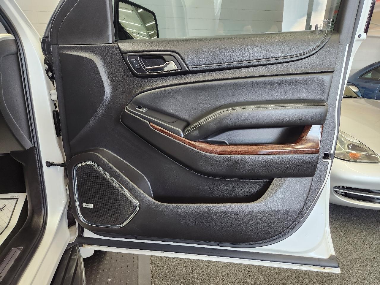 GMC Yukon XL 1500 SLT 2016