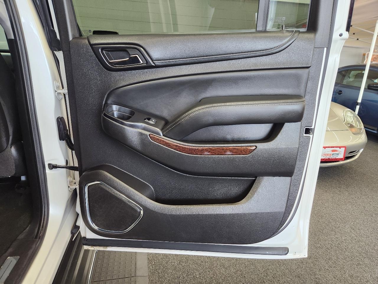 GMC Yukon XL 1500 SLT 2016
