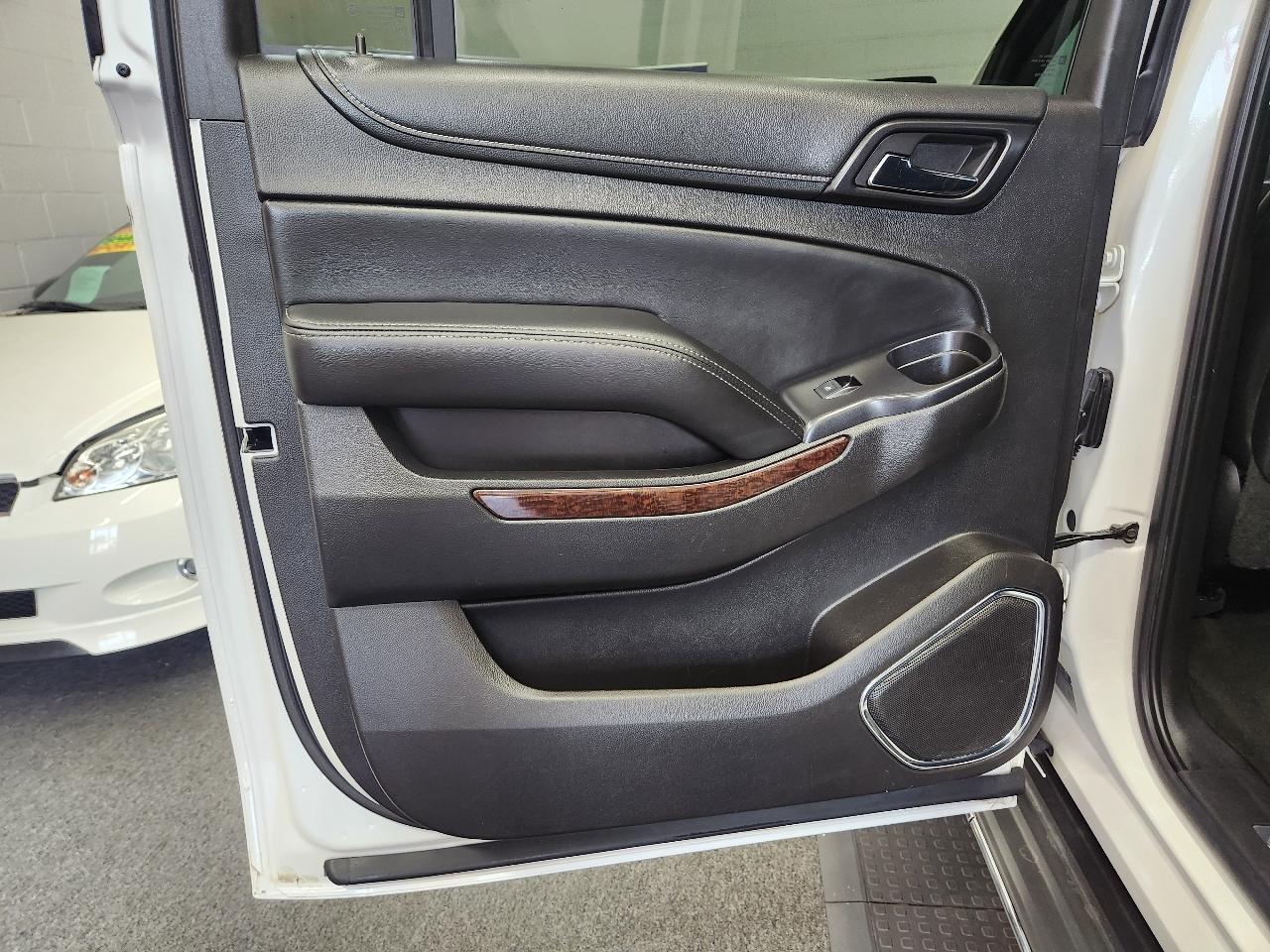 GMC Yukon XL 1500 SLT 2016