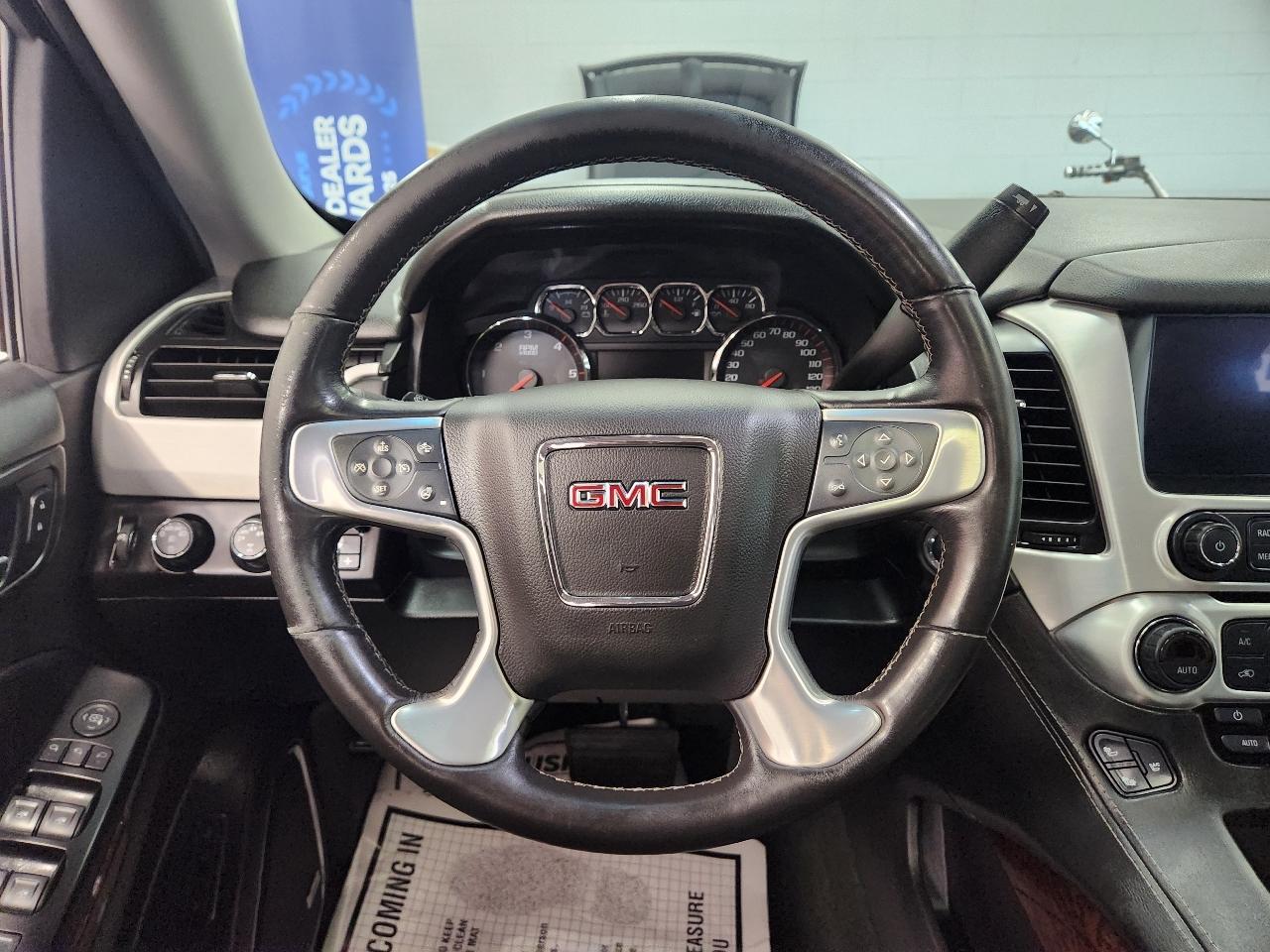 GMC Yukon XL 1500 SLT 2016