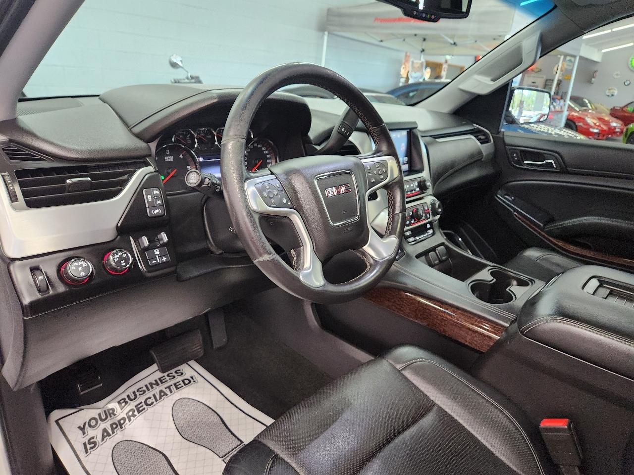 GMC Yukon XL 1500 SLT 2016