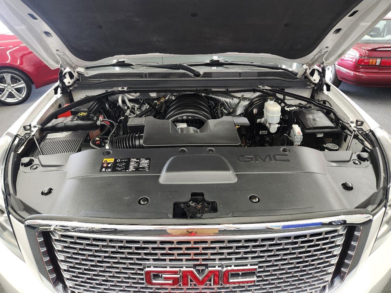 GMC Yukon XL 1500 SLT 2016