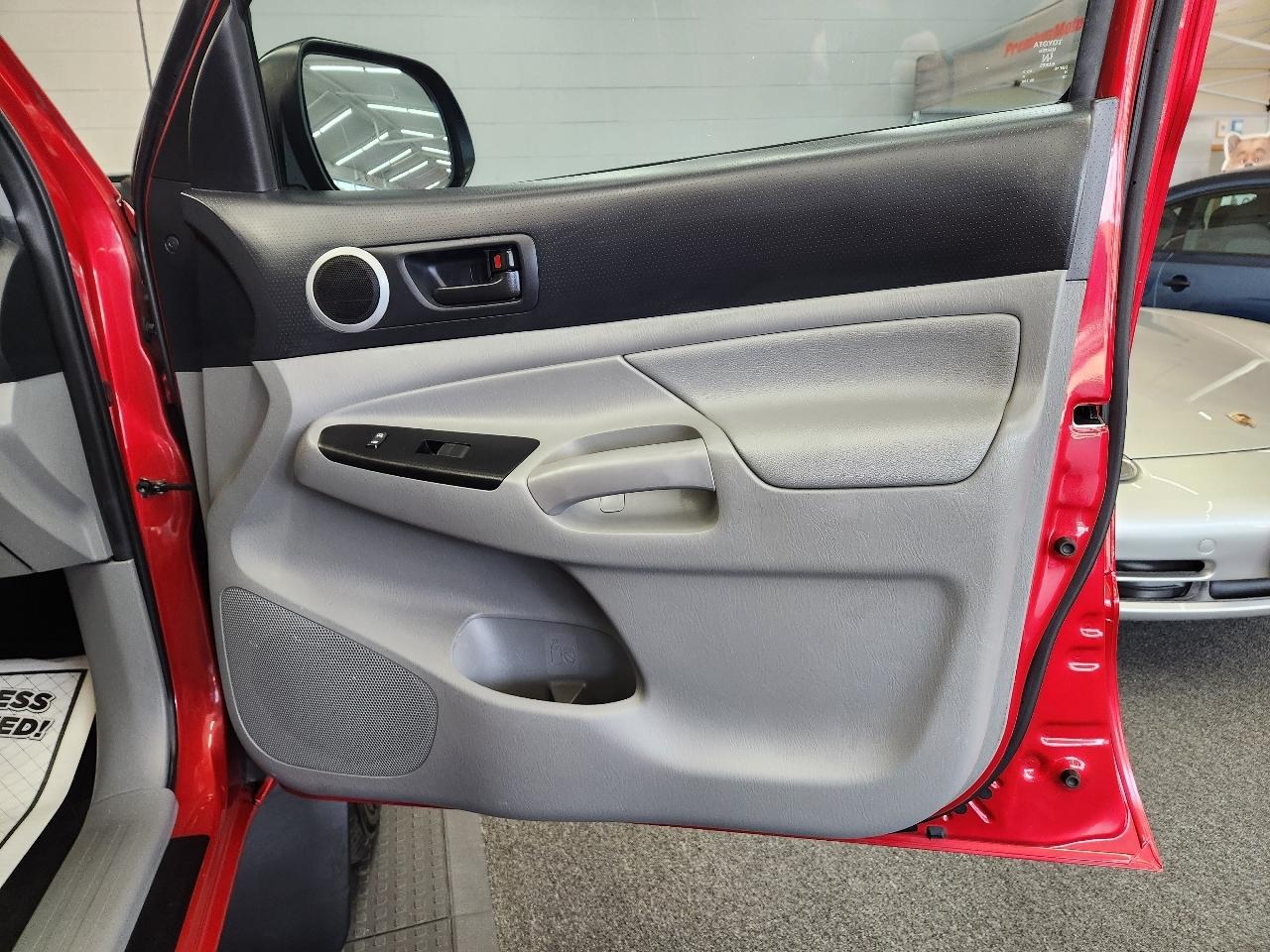 Toyota Tacoma  2014