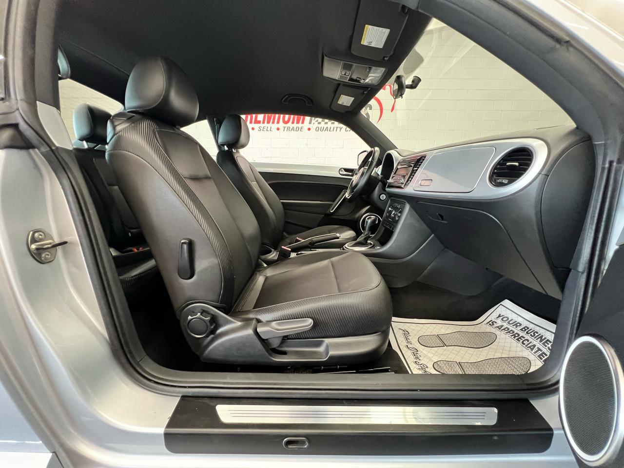 Volkswagen Beetle 2dr Cpe Auto 2.5L PZEV 2012
