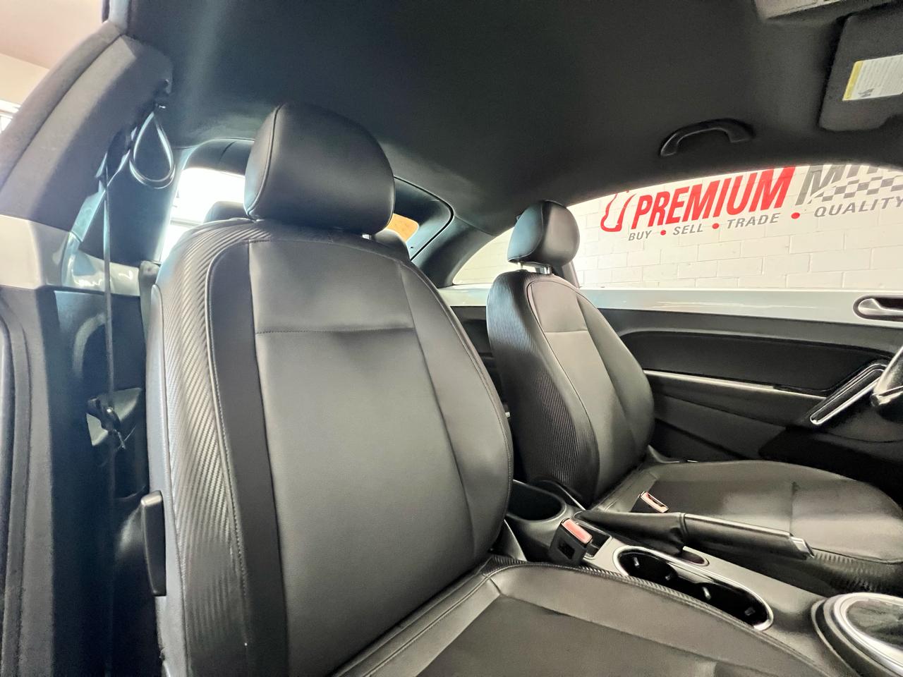 Volkswagen Beetle 2dr Cpe Auto 2.5L PZEV 2012