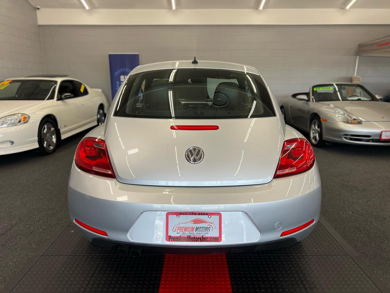 Volkswagen Beetle 2dr Cpe Auto 2.5L PZEV 2012