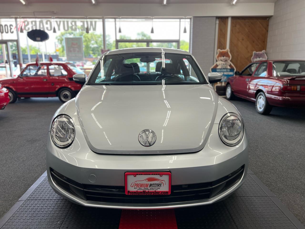 Volkswagen Beetle 2dr Cpe Auto 2.5L PZEV 2012