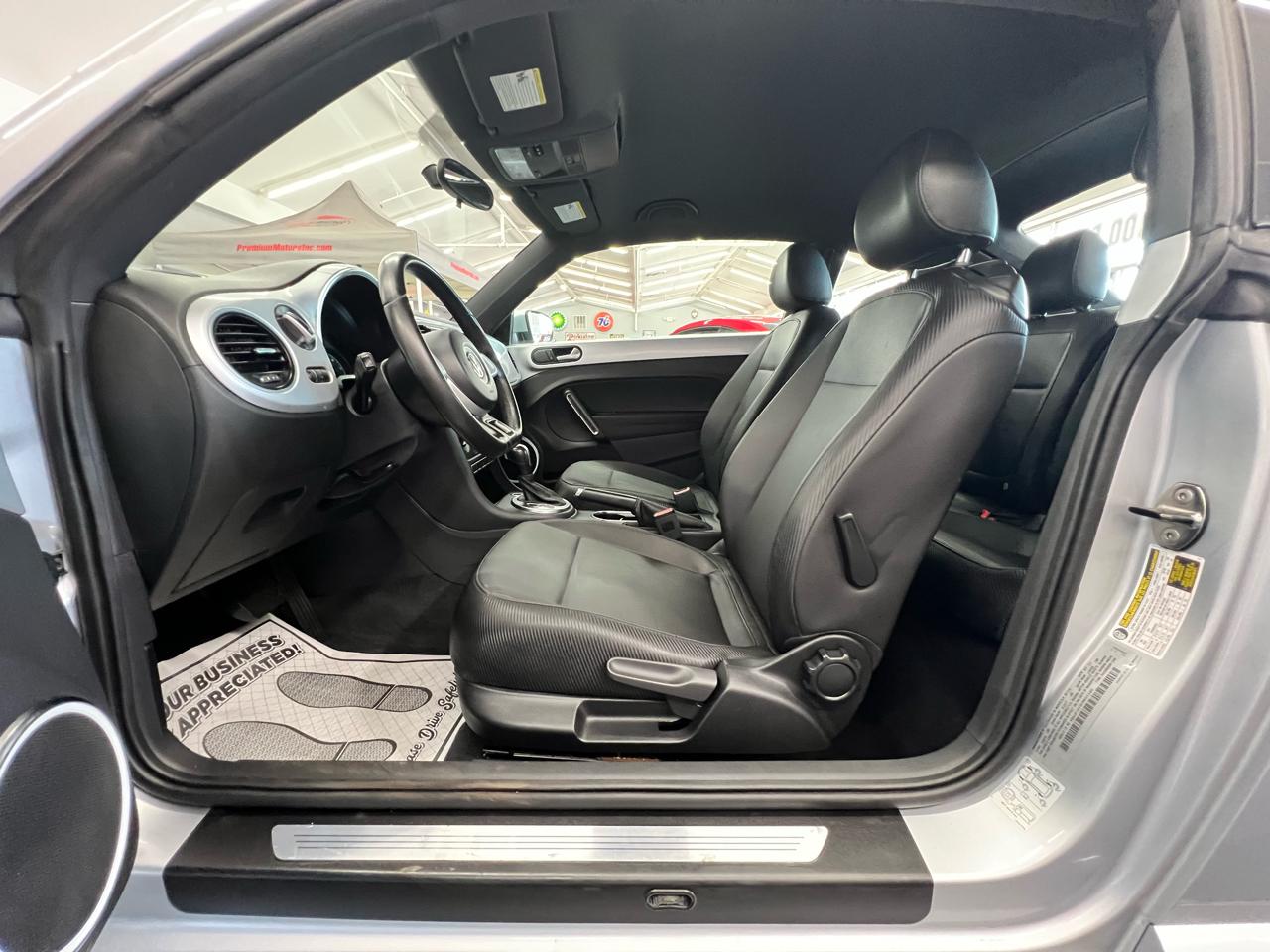 Volkswagen Beetle 2dr Cpe Auto 2.5L PZEV 2012