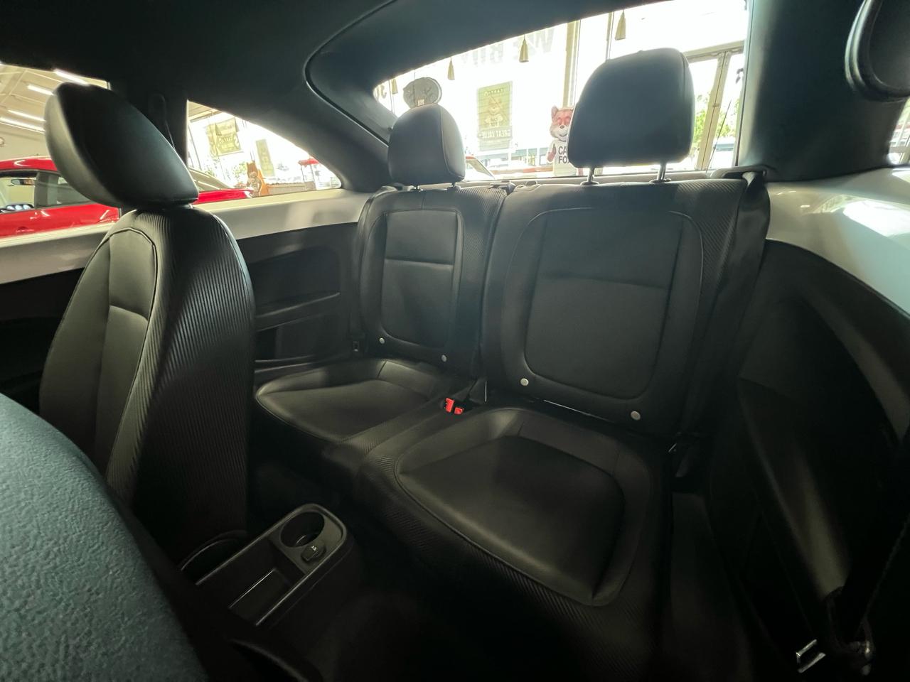 Volkswagen Beetle 2dr Cpe Auto 2.5L PZEV 2012