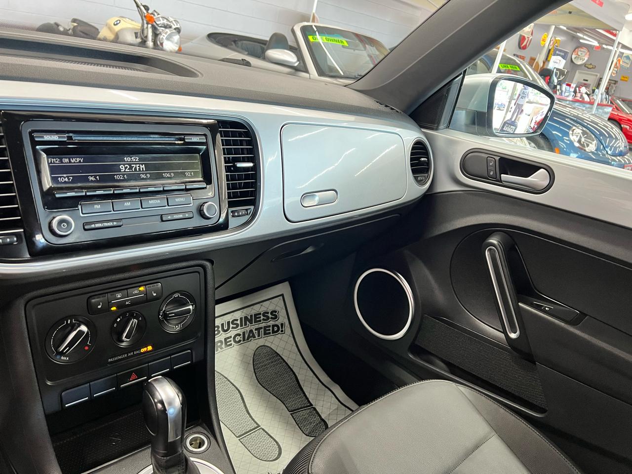 Volkswagen Beetle 2dr Cpe Auto 2.5L PZEV 2012