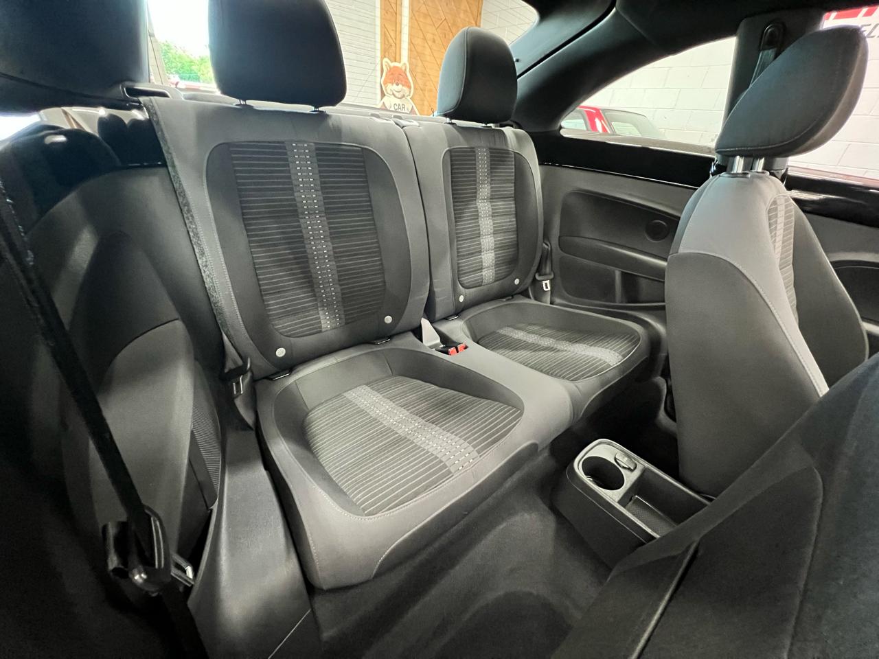 Volkswagen Beetle  2012