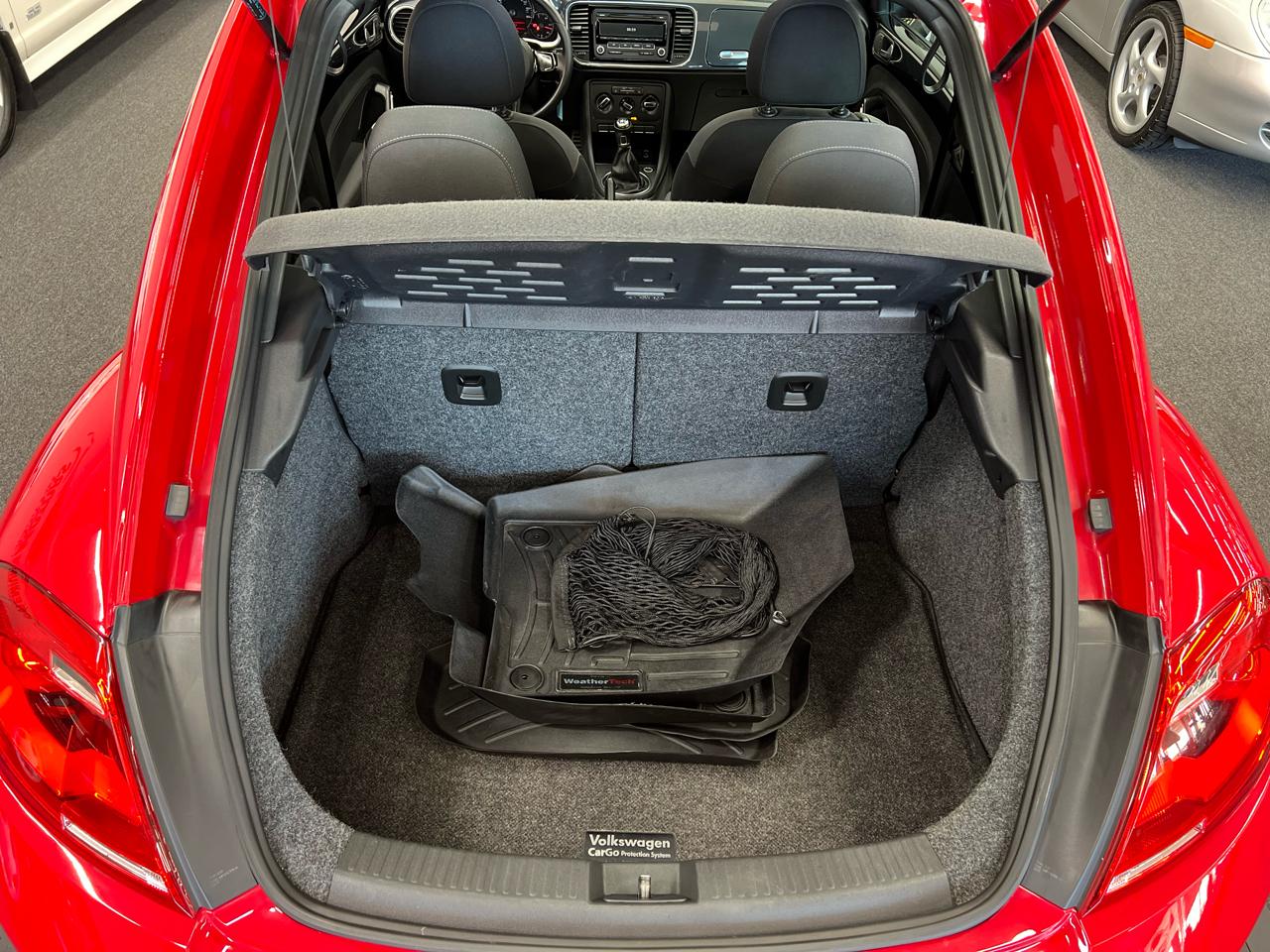 Volkswagen Beetle  2012