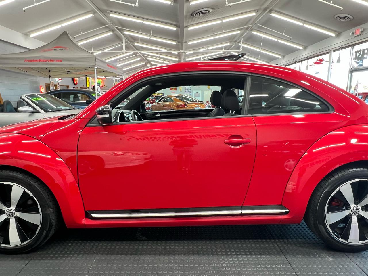 Volkswagen Beetle  2012