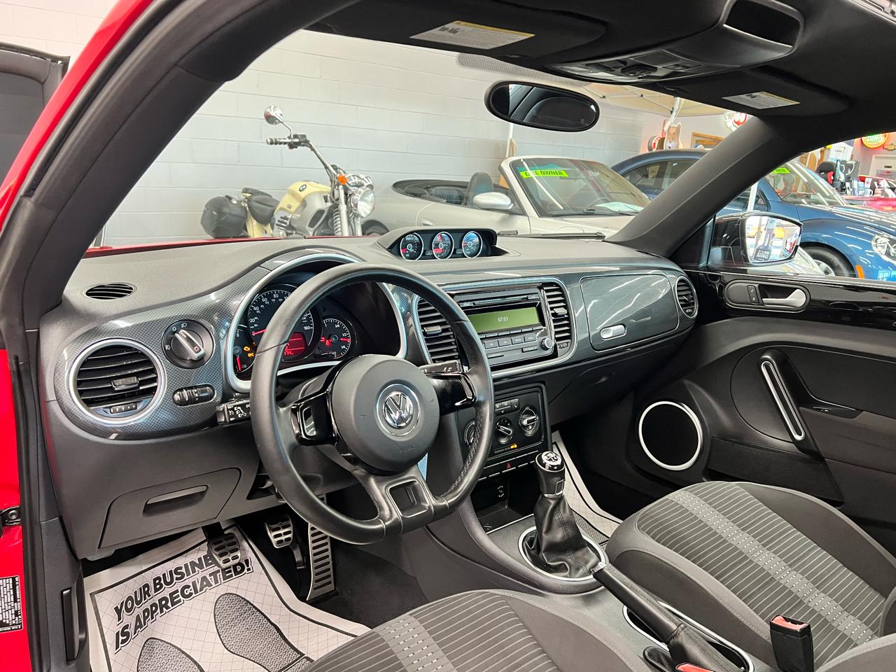 Volkswagen Beetle  2012