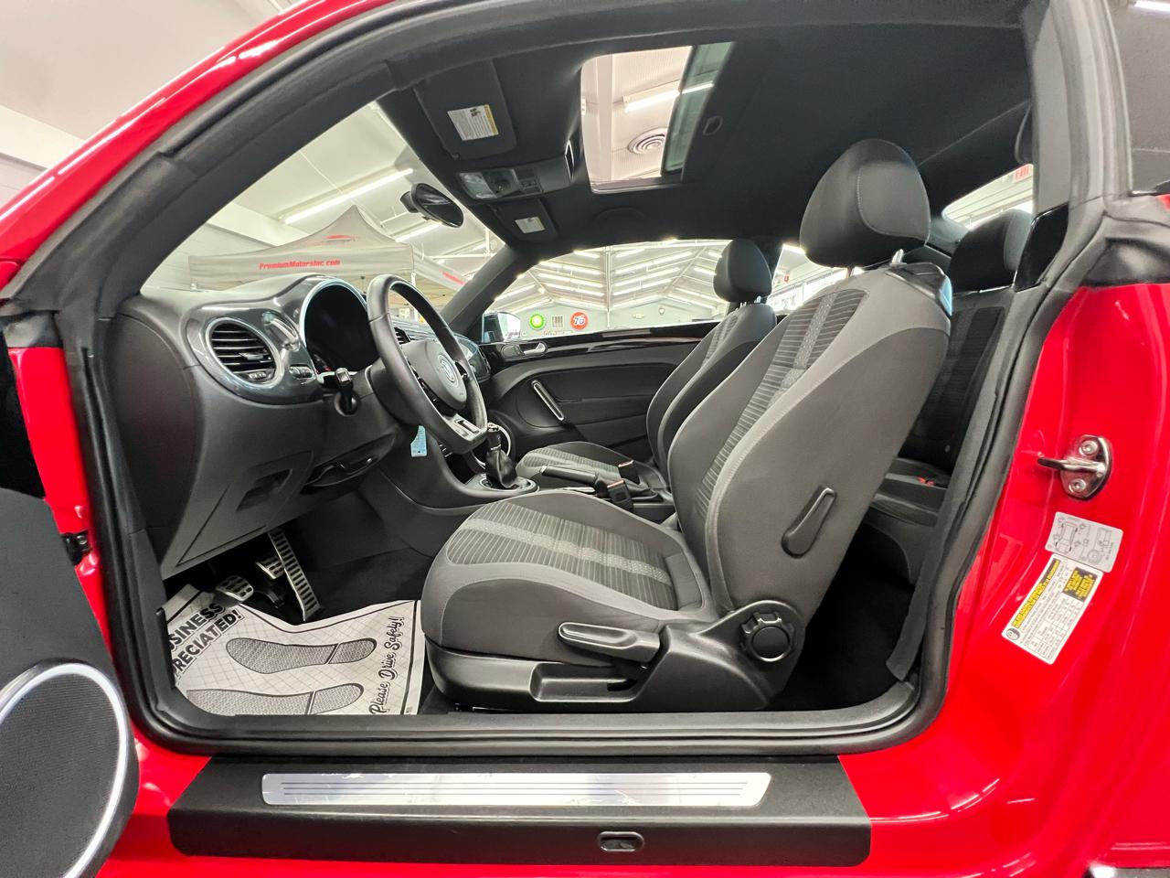 Volkswagen Beetle  2012