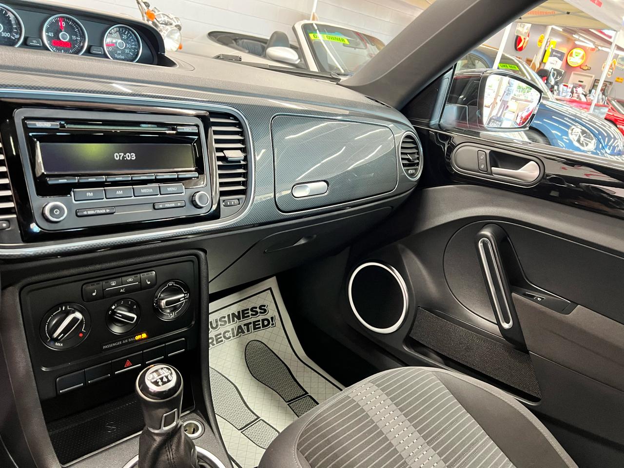 Volkswagen Beetle  2012