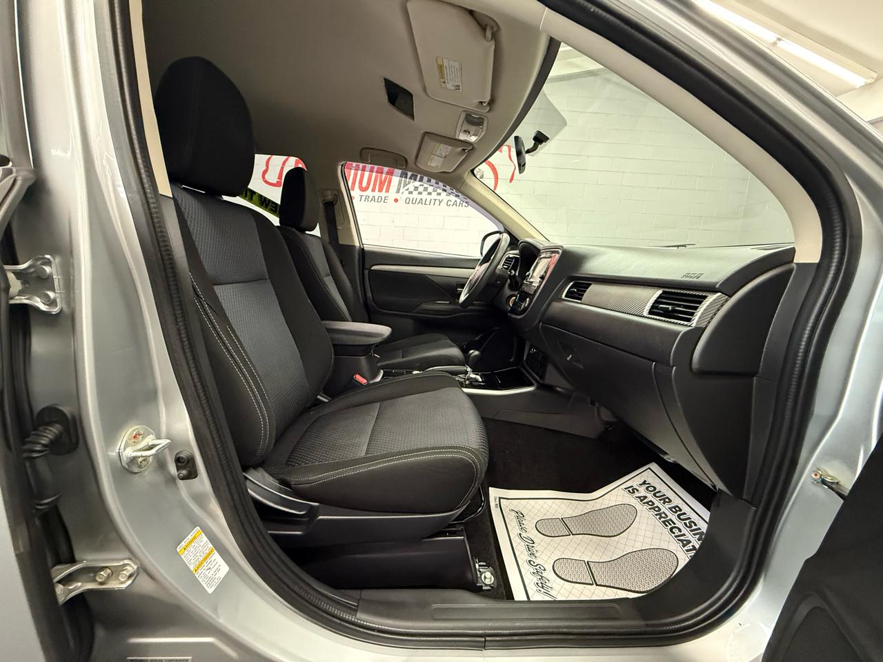 Mitsubishi Outlander  2018