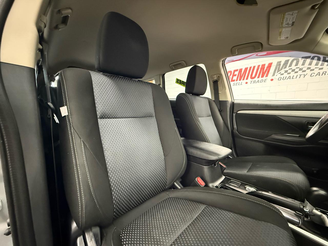 Mitsubishi Outlander  2018