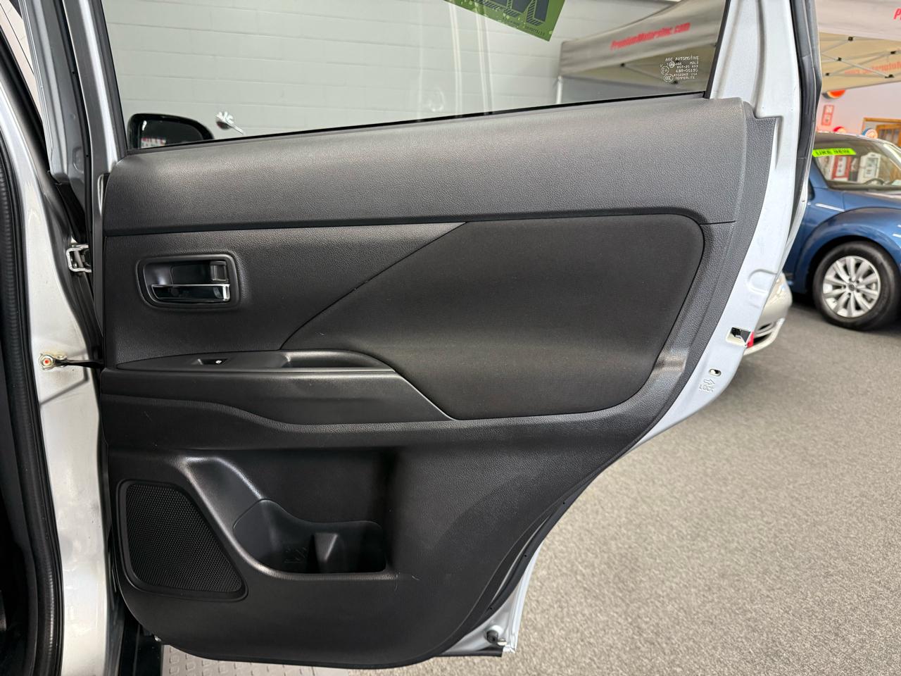 Mitsubishi Outlander  2018