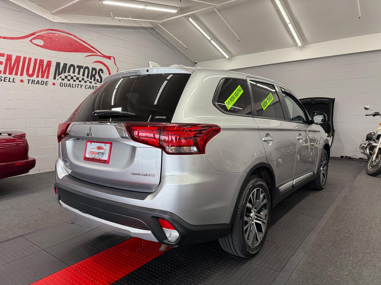 Mitsubishi Outlander  2018