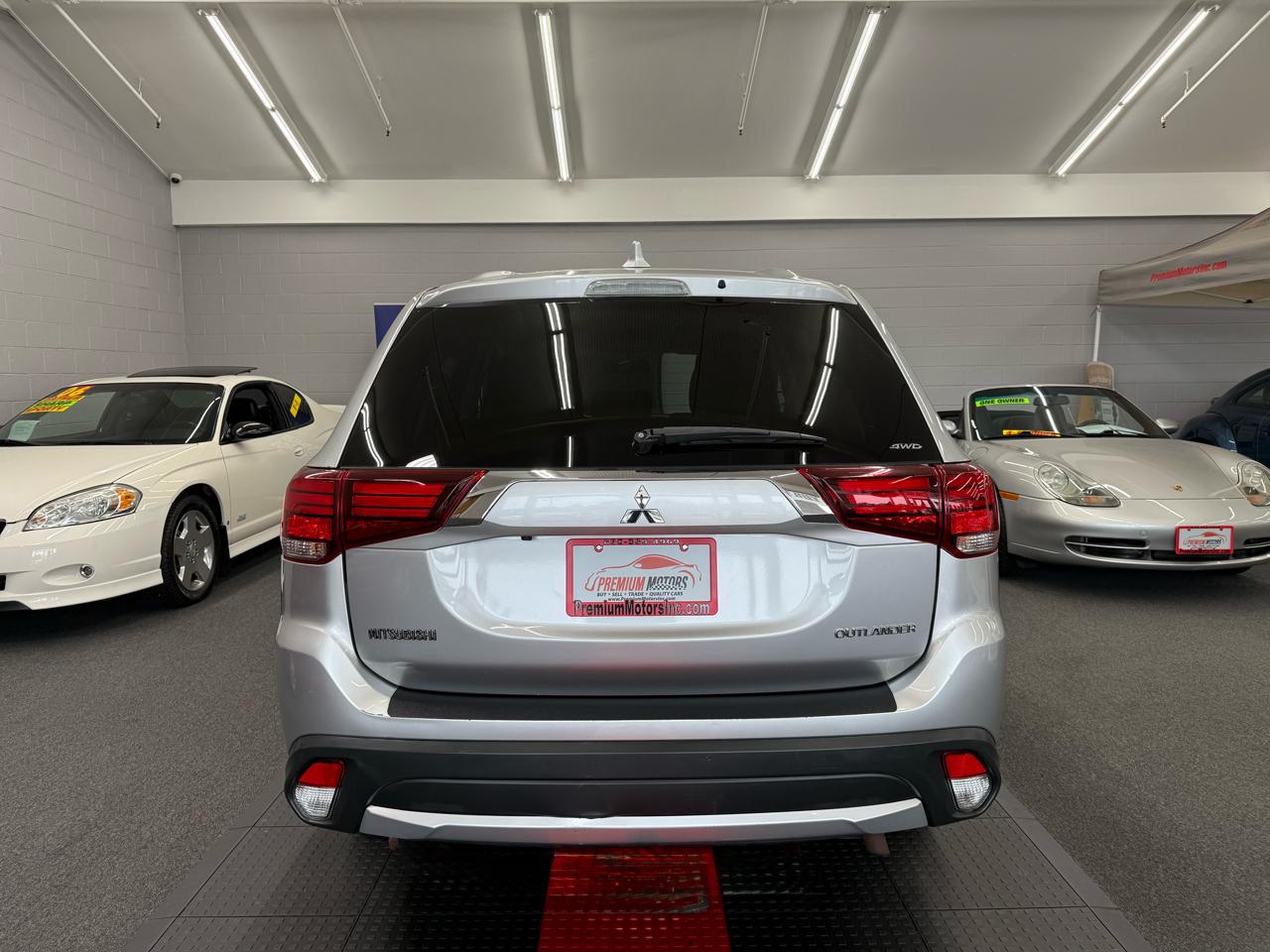 Mitsubishi Outlander  2018