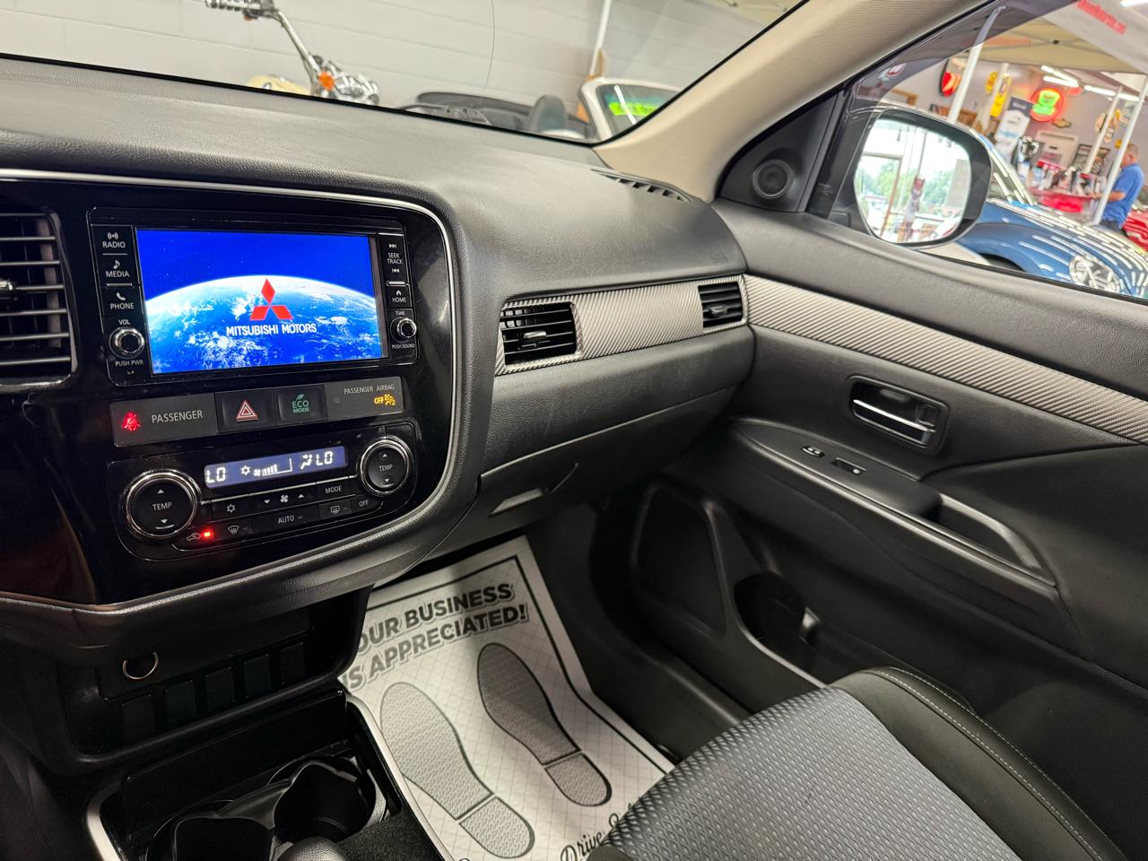 Mitsubishi Outlander  2018