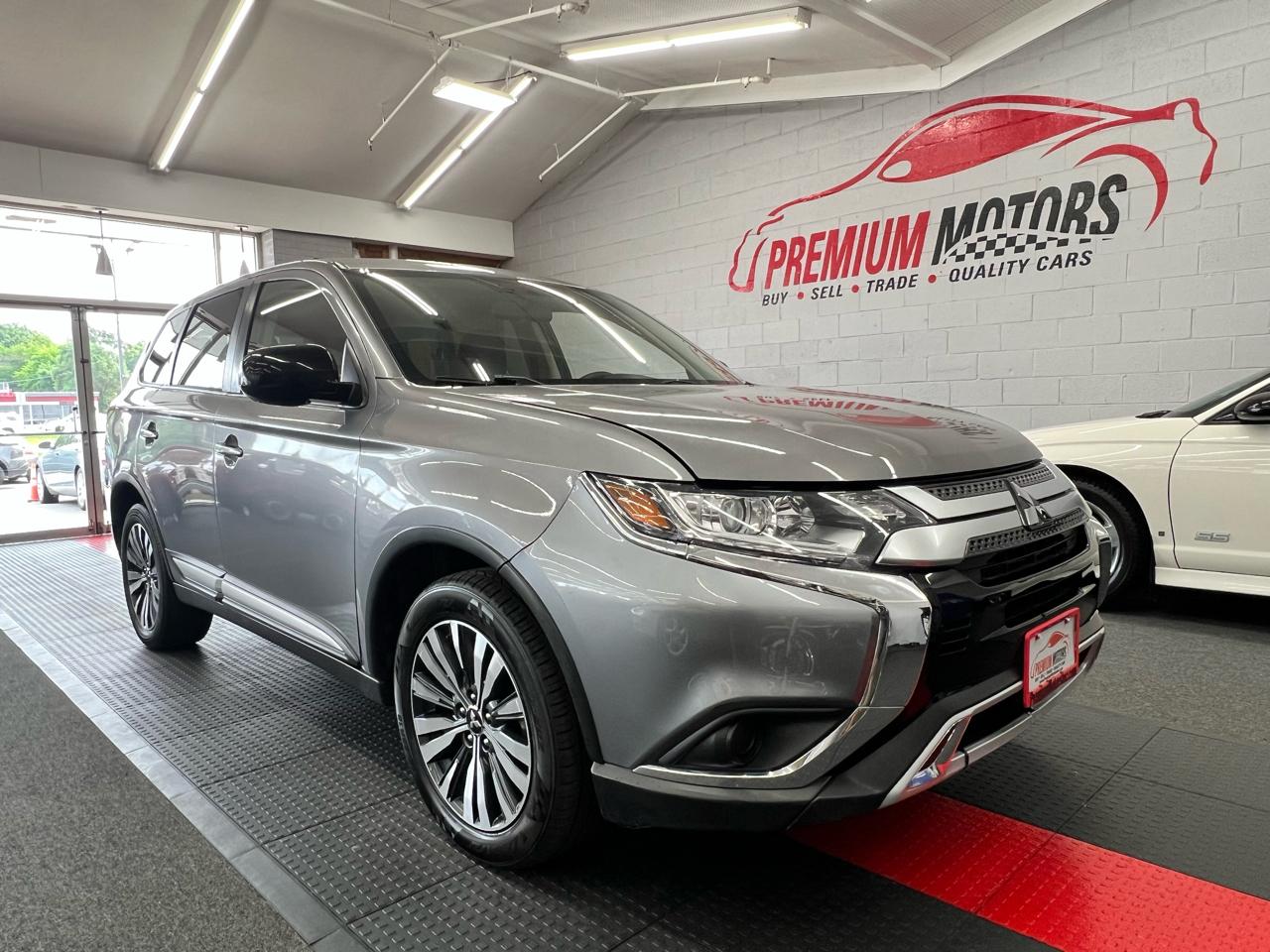 Mitsubishi Outlander  2020