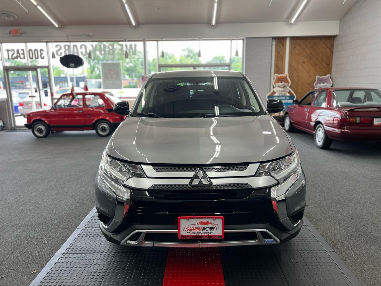 Mitsubishi Outlander  2020