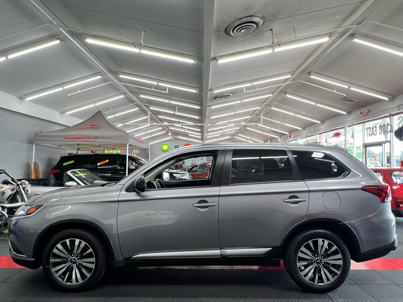 Mitsubishi Outlander  2020