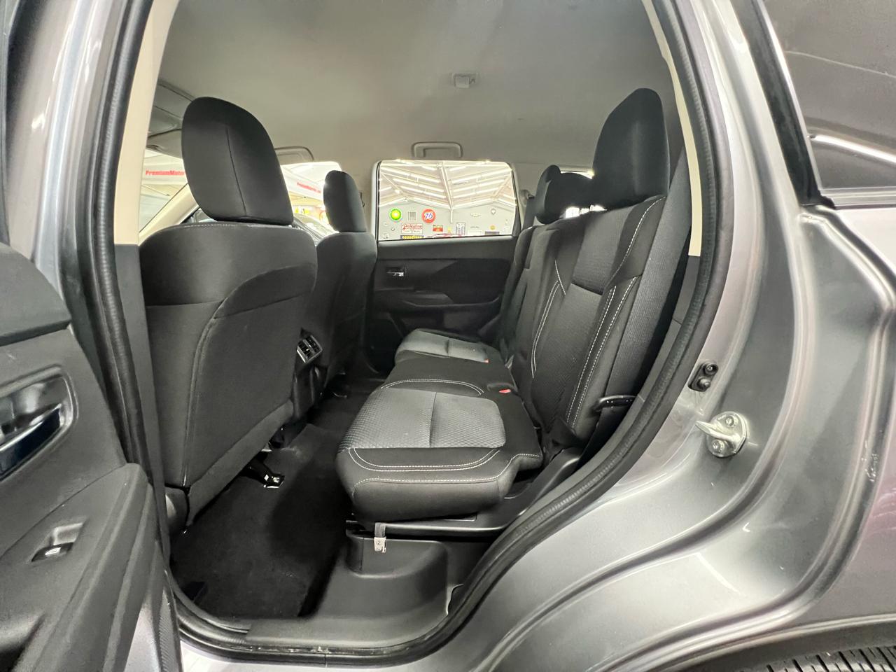 Mitsubishi Outlander  2020