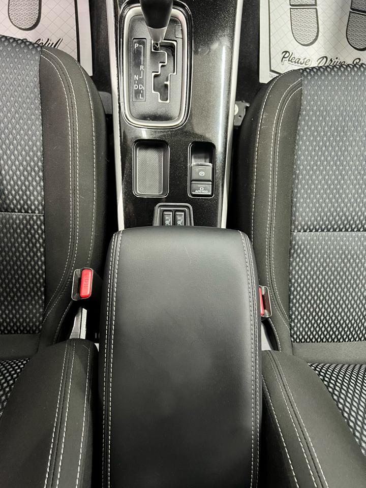 Mitsubishi Outlander  2020