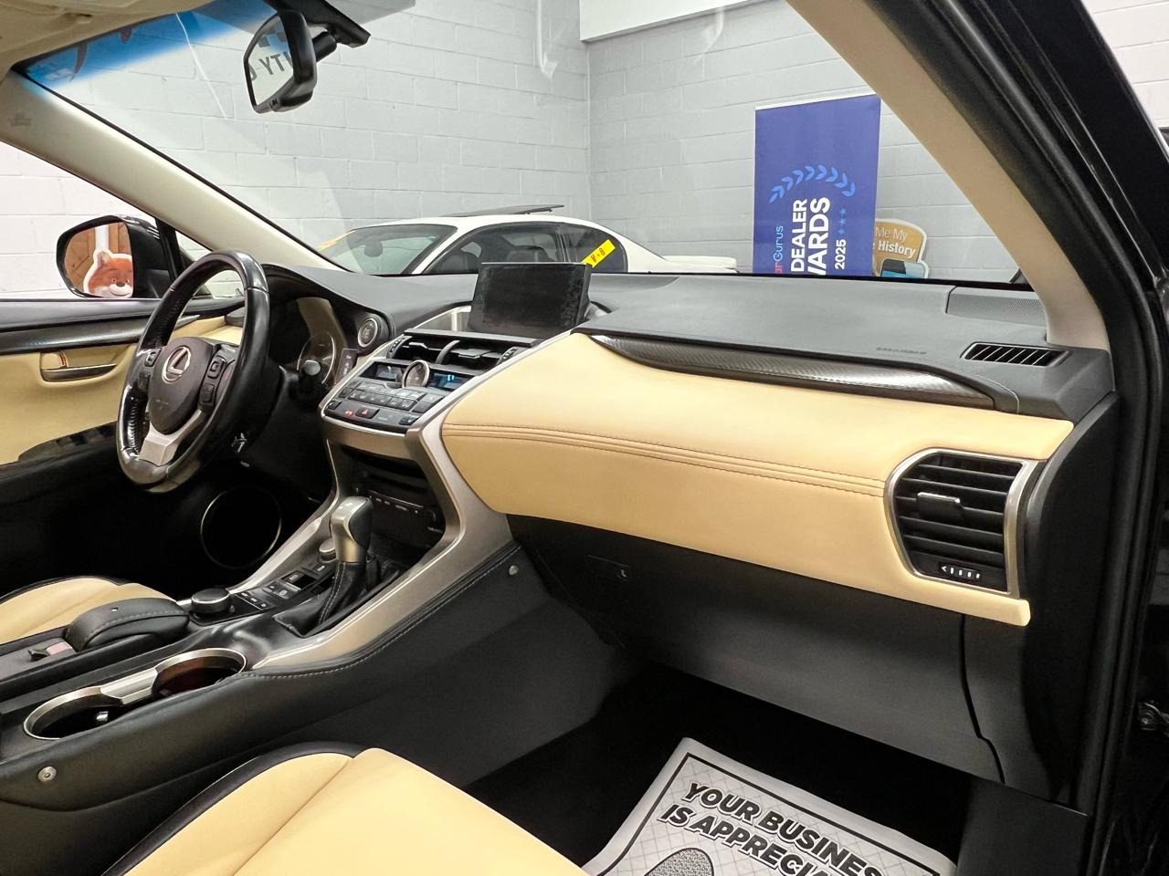 Lexus NX 200t  2016