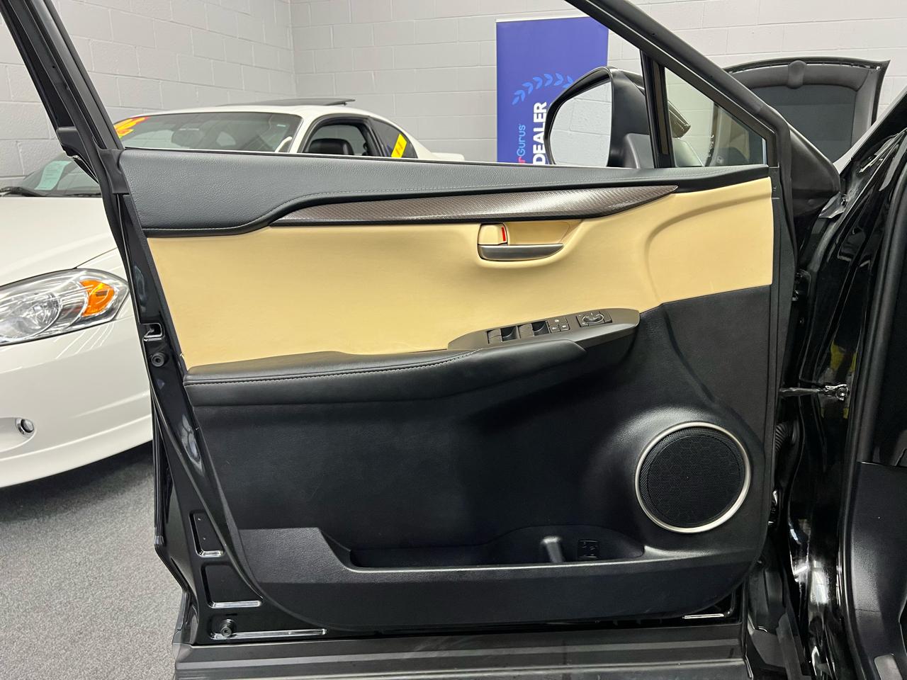 Lexus NX 200t  2016