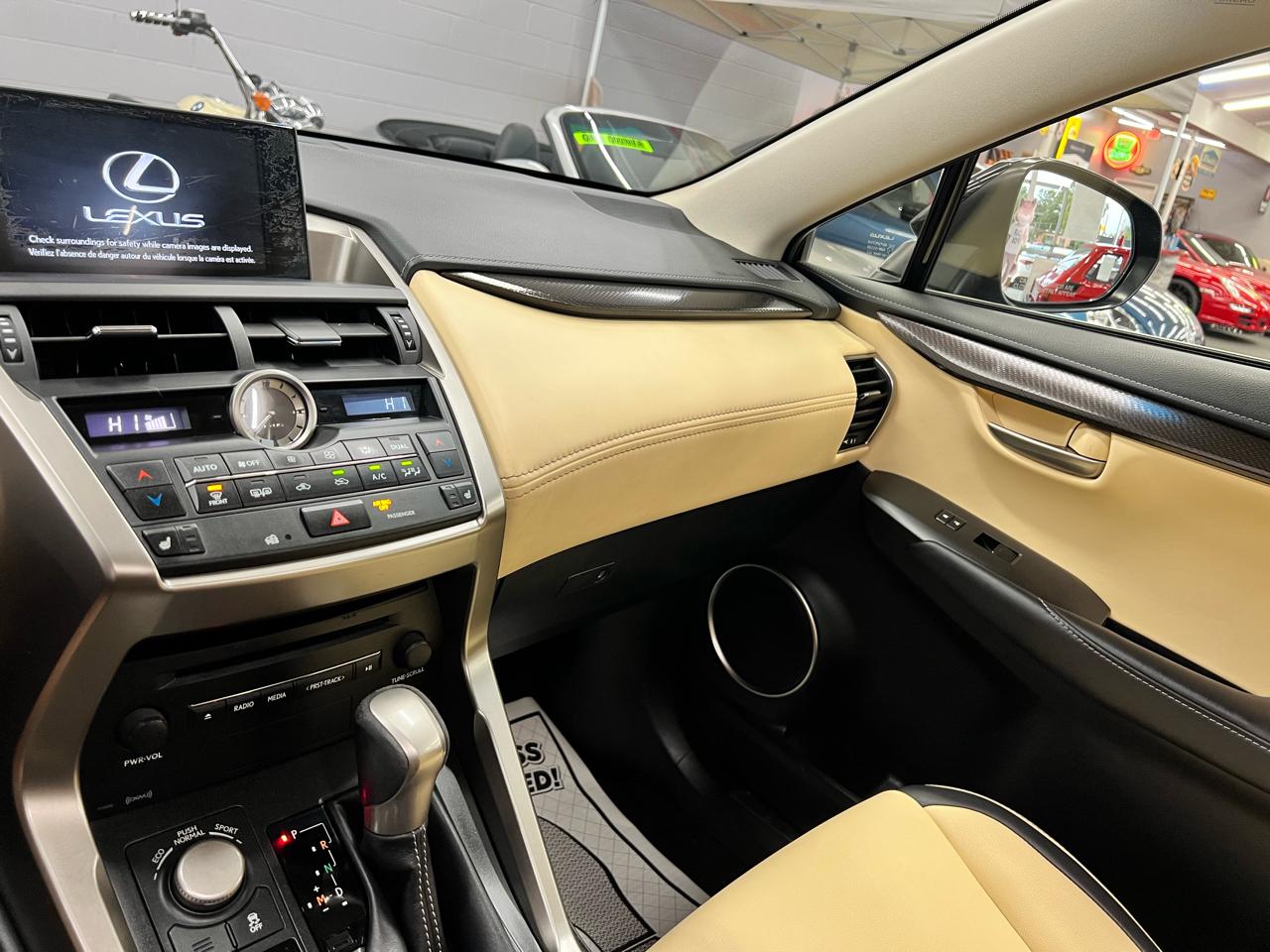 Lexus NX 200t  2016