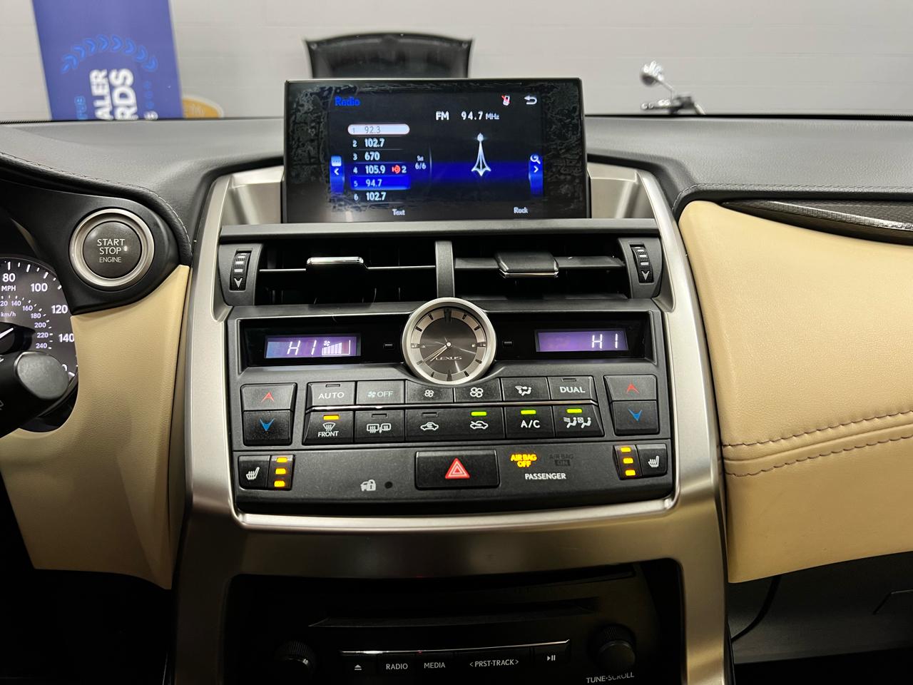 Lexus NX 200t  2016