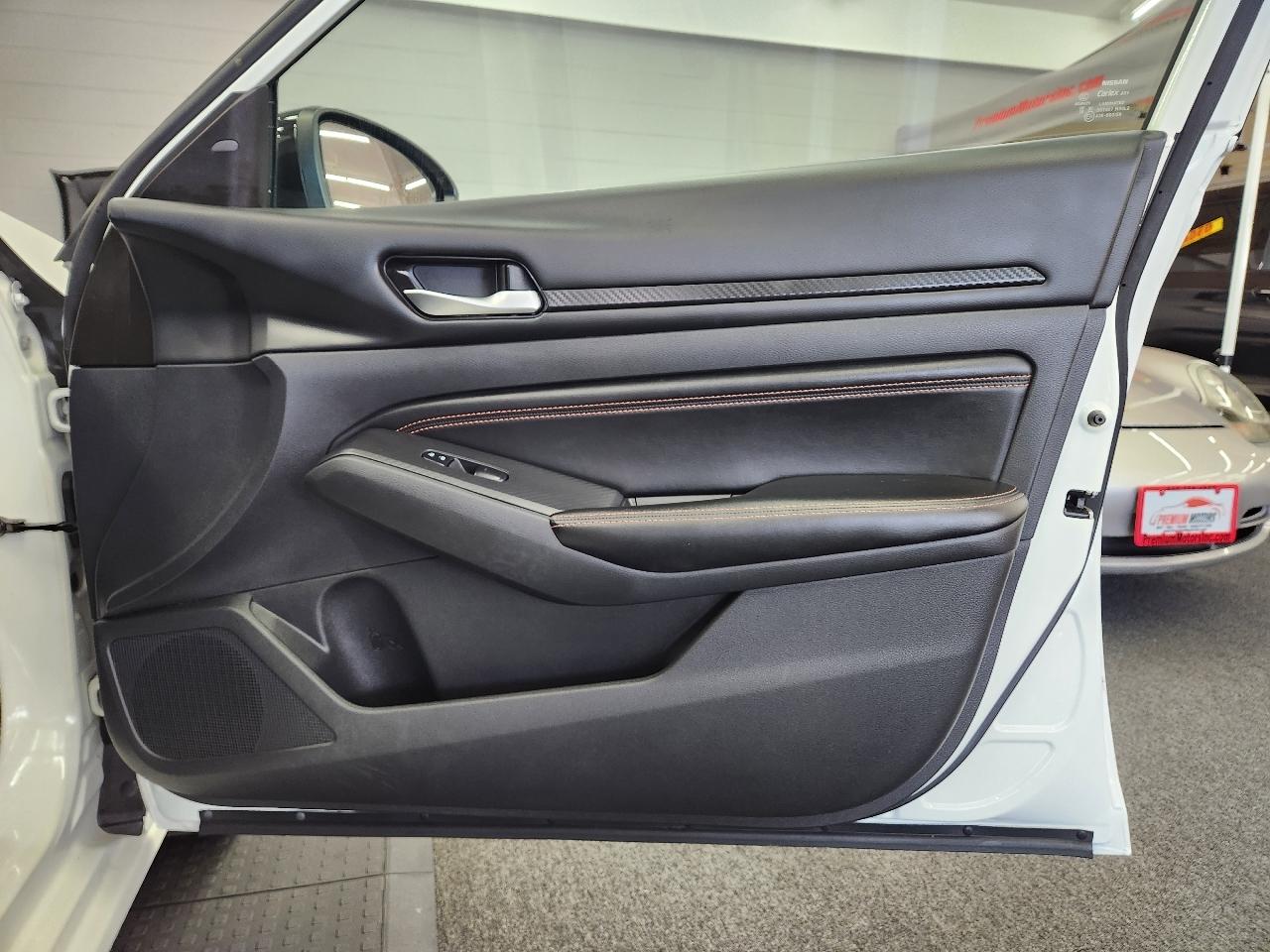 Nissan Altima  2022