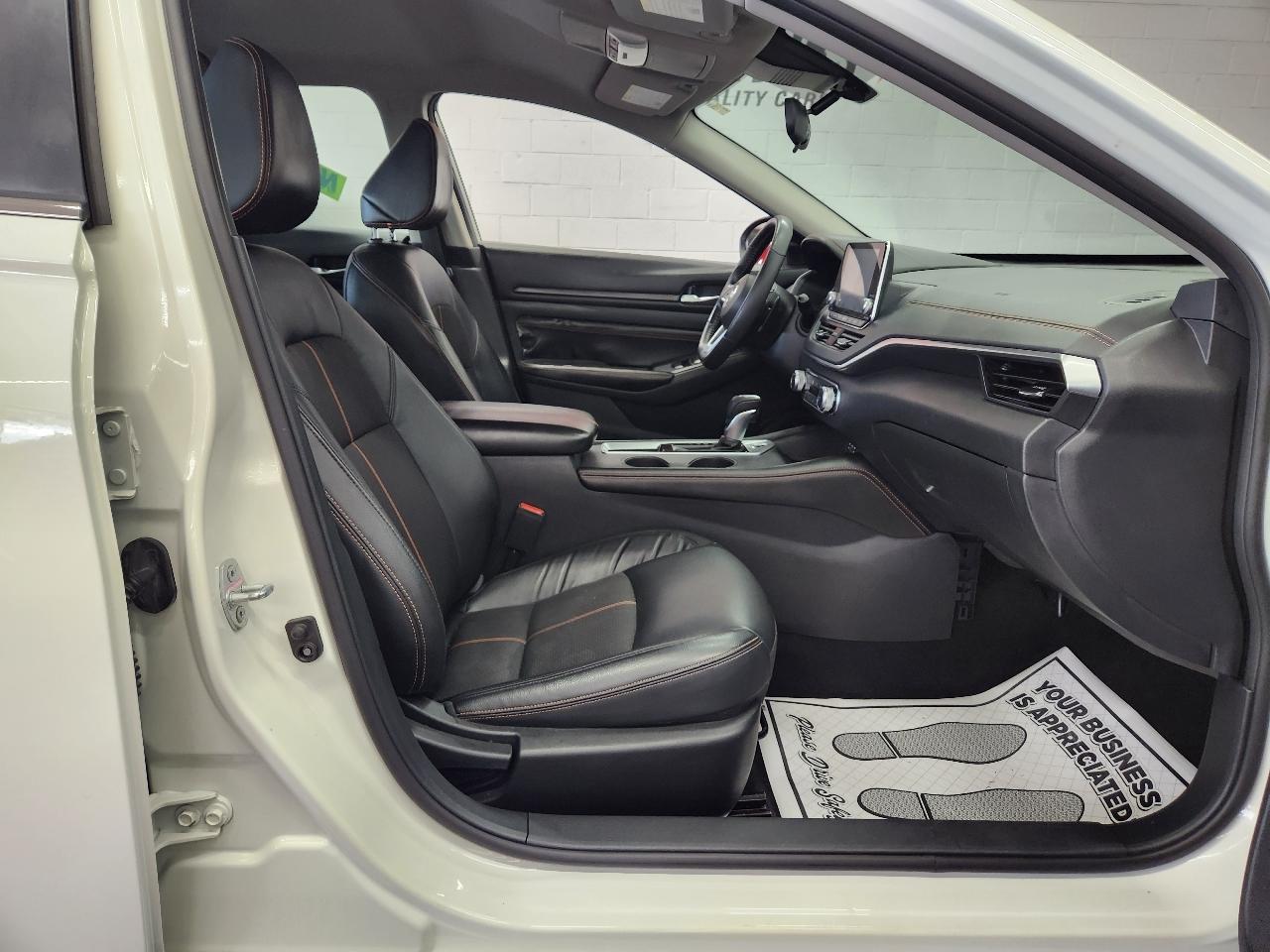Nissan Altima  2022