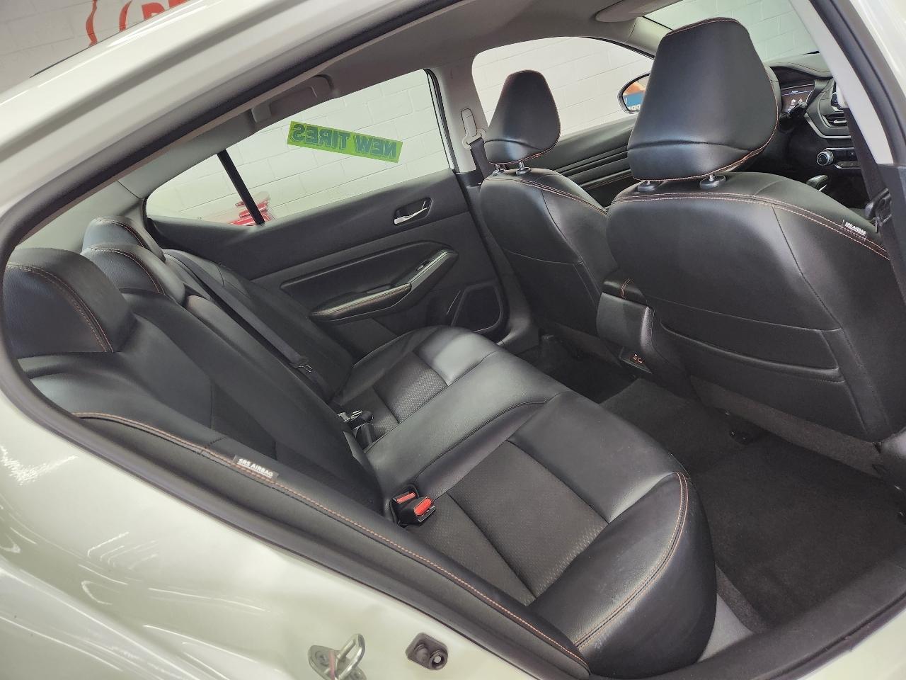 Nissan Altima  2022